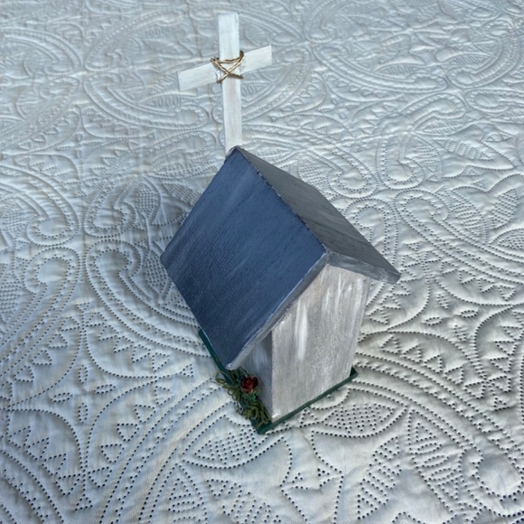 Small Rustic BirdHouse Chapel/Church Decor - Picture 6 of 7